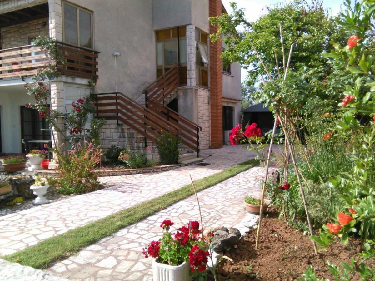 Apartment Apartman Studio Legovic